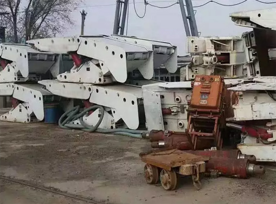 液壓支架ZY8000/11/22/100 二手操作簡單 穩(wěn)定性好