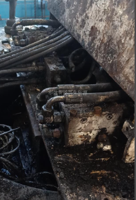 操作掘進(jìn)機(jī)